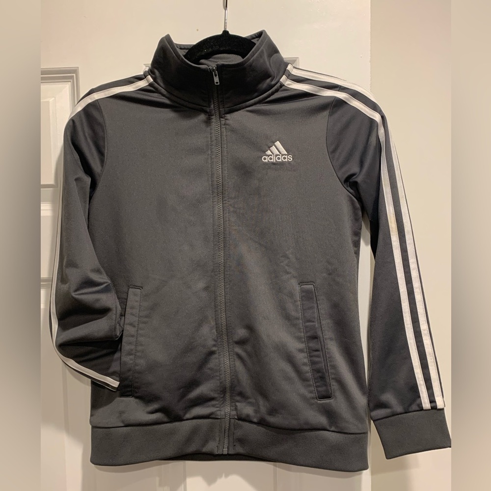 Adidas Boys Size: 10/12
